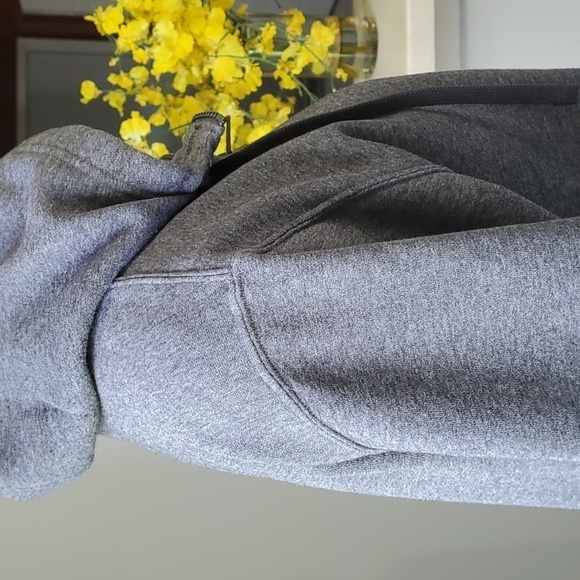 NIKE GRAY ZIPPER HOODIE. size medium.  One‎ small hole where the string c… - Picture 5 of 12